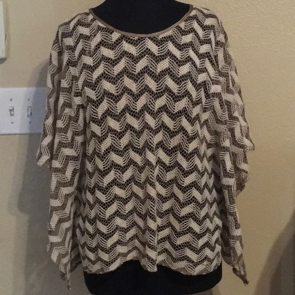 Nice polyester size Large